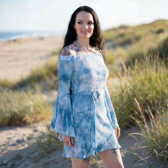 VENUS Dresses & Skirts - VENUS Sky Blue Tie Dye Bell Sleeve Belted Boho Mini Dress Rayon Size 6